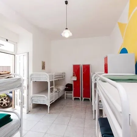 Hostel Ring