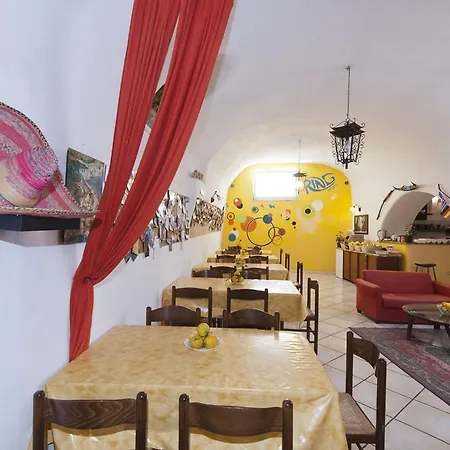 Ring Hostel Forio (Isola d'Ischia)